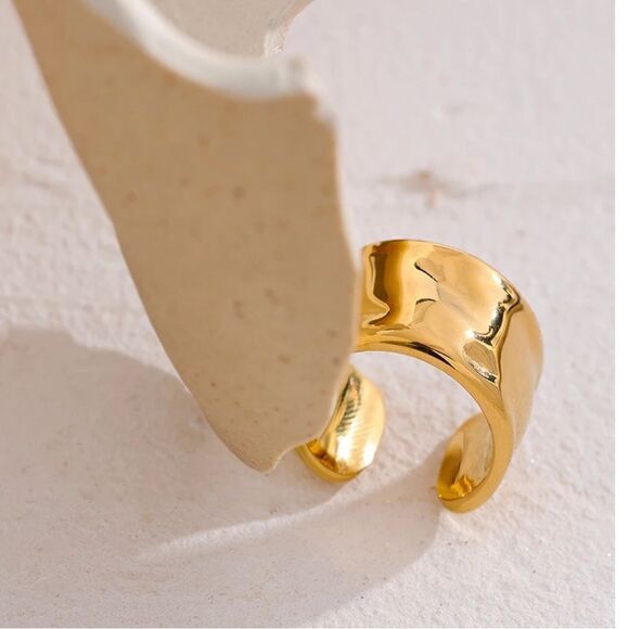 #35 NEW Unique Gold Chunky Ring - Picture 7 of 11